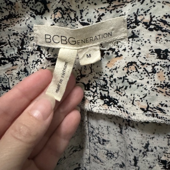 BCBGeneration pattern dress with pockets! - Picture 2 of 3